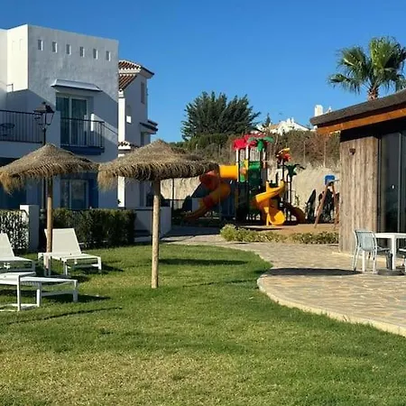 Lovely Two Bedroom With Panoramic Sea Views אסטפונה