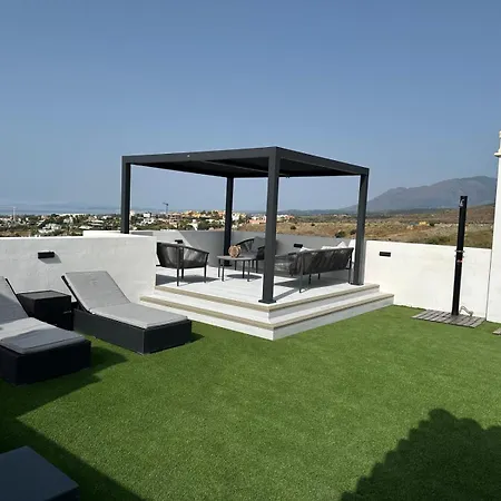 Lovely Two Bedroom With Panoramic Sea Views אסטפונה