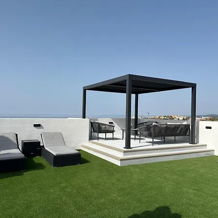 Lovely Two Bedroom With Panoramic Sea Views דירה אסטפונה