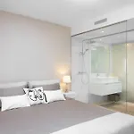Lovely Two Bedroom With Panoramic Sea Views