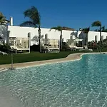 Lovely Two Bedroom With Panoramic Sea Views Apartamento