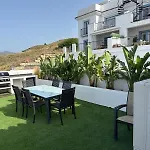 Apartamento Lovely Two Bedroom With Panoramic Sea Views Estepona