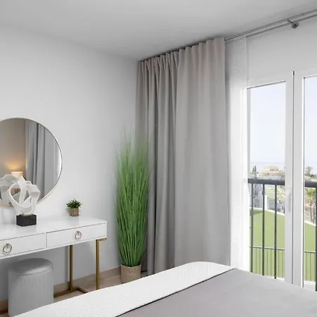 Apartamento Lovely Two Bedroom With Panoramic Sea Views