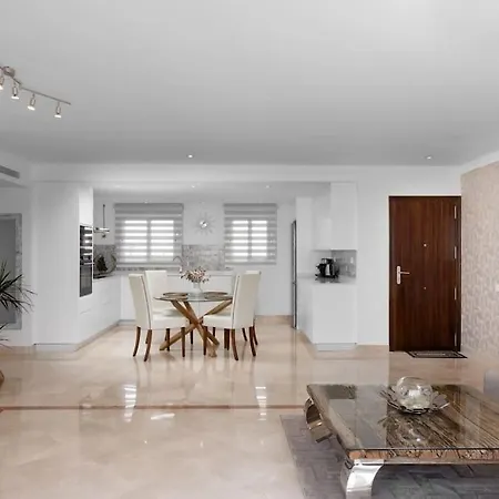 Lovely Two Bedroom With Panoramic Sea Views Estepona