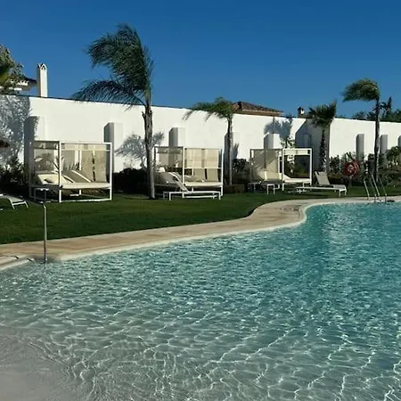 Lovely Two Bedroom With Panoramic Sea Views Apartman