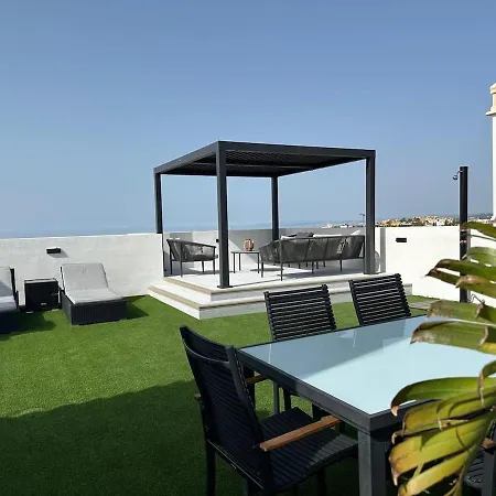 Apartman Lovely Two Bedroom With Panoramic Sea Views