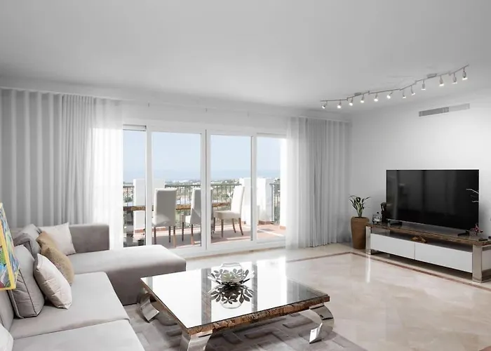 Lovely Two Bedroom With Panoramic Sea Views Appartement *