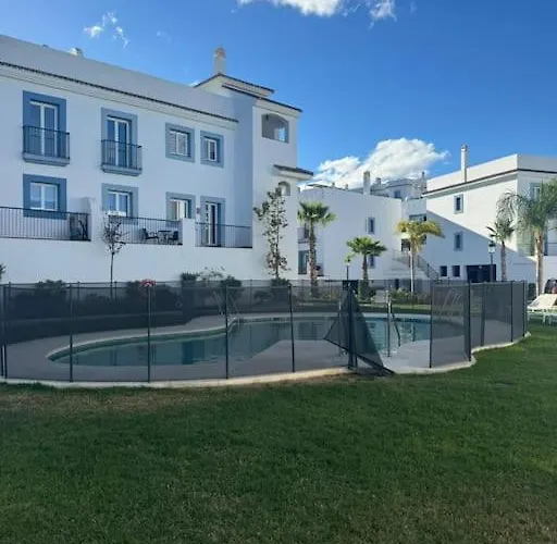 Appartement Lovely Two Bedroom With Panoramic Sea Views *