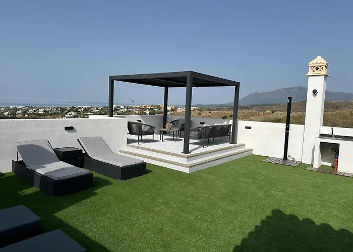 Lovely Two Bedroom With Panoramic Sea Views Estepona