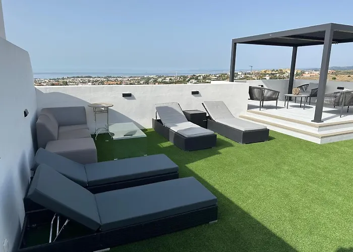 Lovely Two Bedroom With Panoramic Sea Views Appartement Estepona