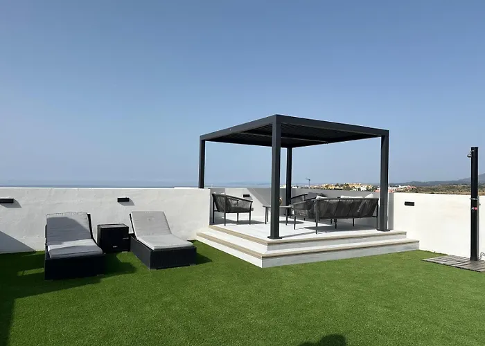 Lovely Two Bedroom With Panoramic Sea Views Appartement Estepona