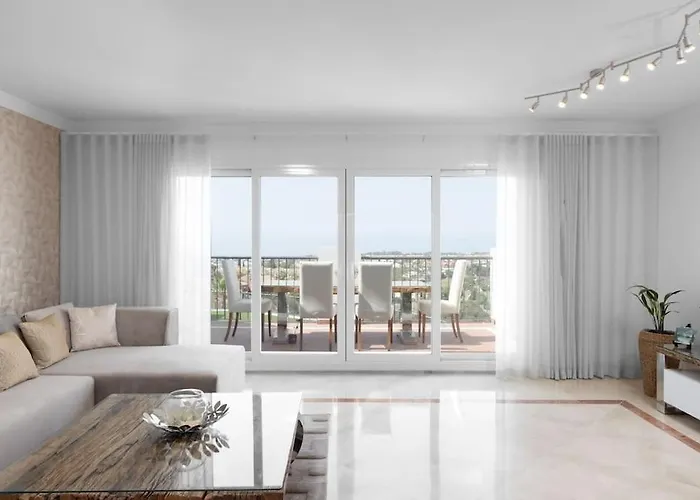 Lovely Two Bedroom With Panoramic Sea Views Apartment