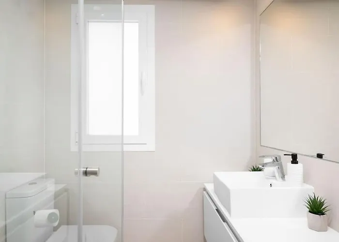 Apartment Lovely Two Bedroom With Panoramic Sea Views *